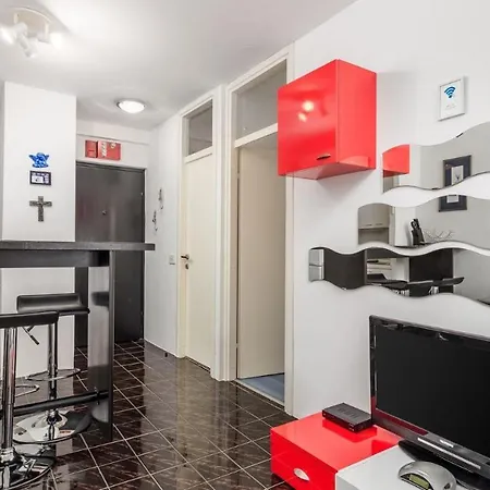 アパート Rona Zizi *