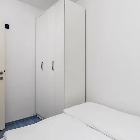 Rona Zizi Apartman *