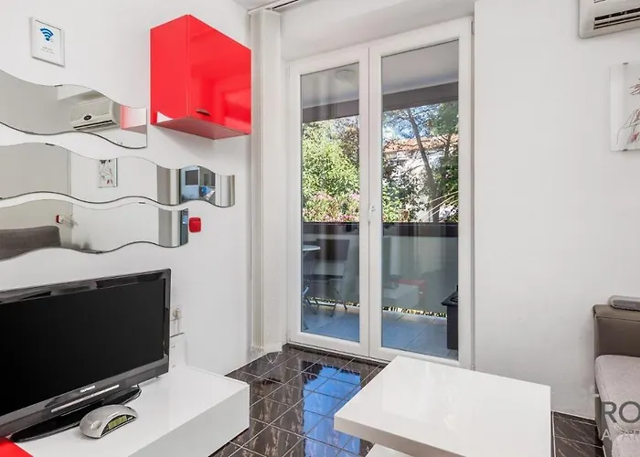 Rona Zizi 아파트 *