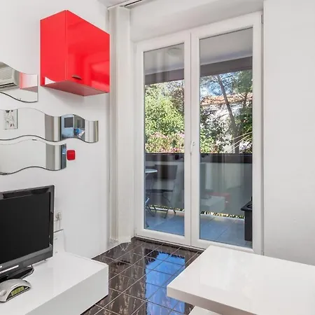 Rona Zizi Apartamento *